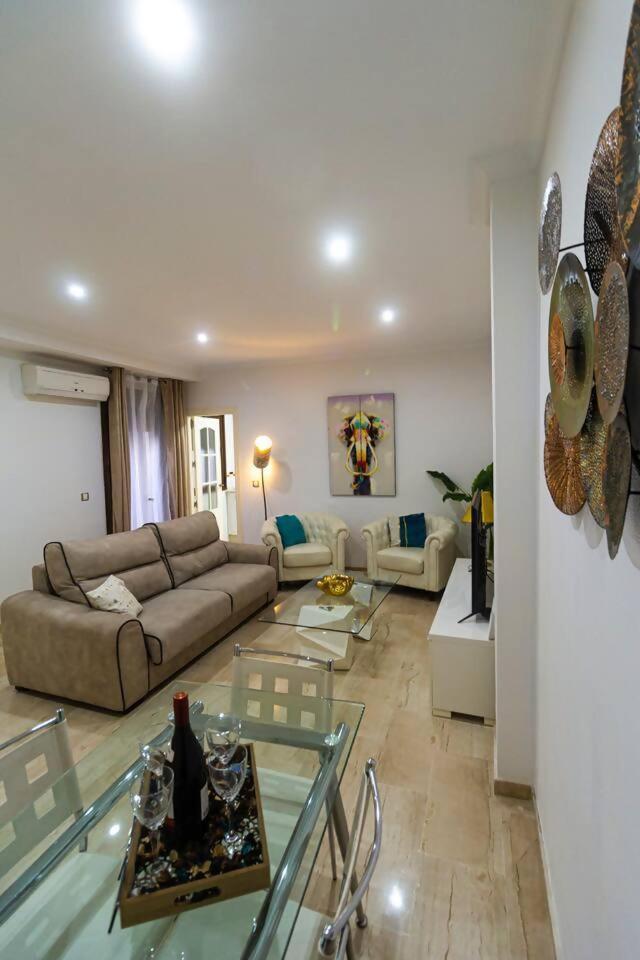 Sh Pilucas Moderno Con Patio Cadix